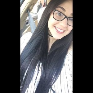 Meet your Posher, Andrea